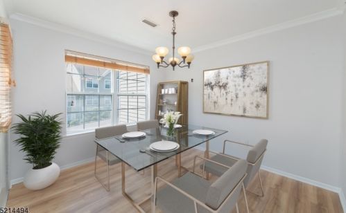 8 Springholm Dr, Berkeley Heights NJ  07922-2700 exterior