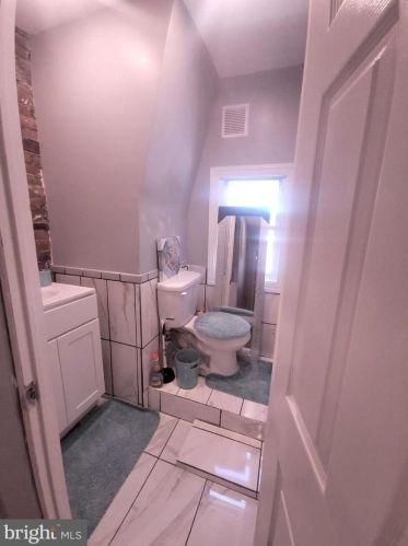 1124 Fillmore St, Philadelphia PA 19124-2927 exterior