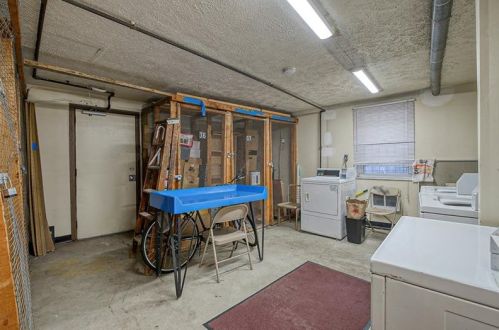 5523 Ellsworth Ave, Pittsburgh PA 15232-1860 exterior