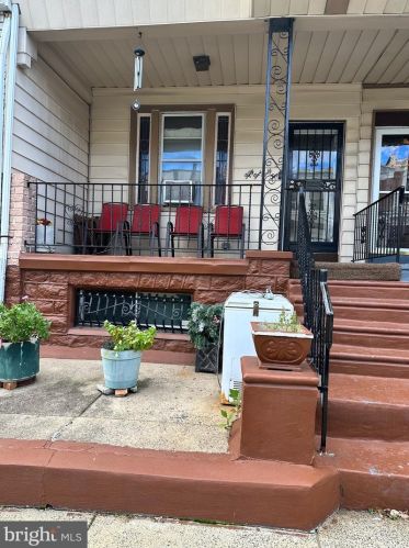 5542 Delancey St, Philadelphia PA  19143-1328 exterior