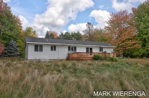 431 Mt Garfield Rd, Meskegon MI 49441-6000 exterior