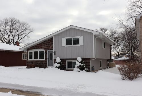 618 Babcock Ave, Elmhurst, IL 60126-1868