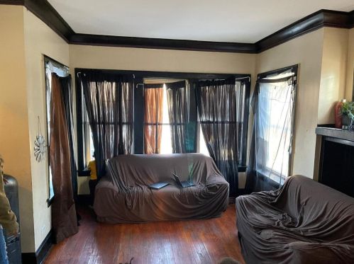 6950 Carpenter St, Chicago, IL 60621-1112