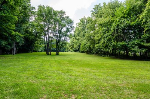 9524 Red Arrow Hwy, Watervliet MI 49098-8552 exterior