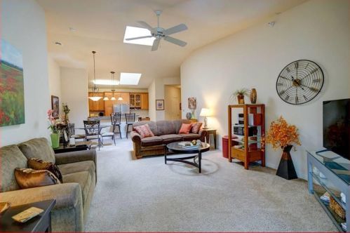 49 Cherokee Cir, Madison, WI 53704-1059