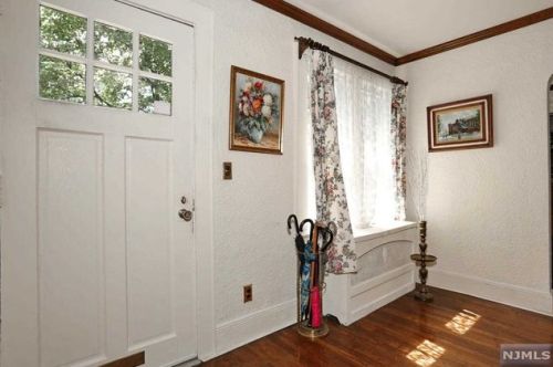 357 Elm St, Oradell, NJ 07649-2207