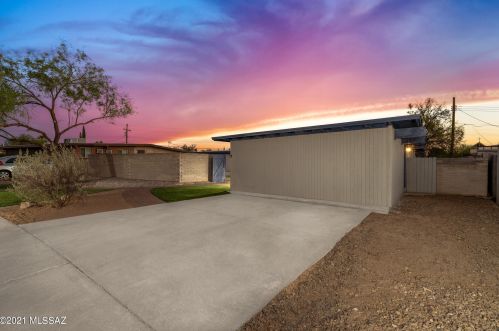 8830 Mcclellan St, Tucson, AZ 85710-4419