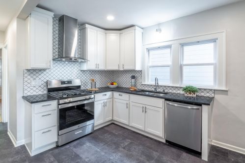 335 Montana St, Milwaukee WI 53219-3076 exterior