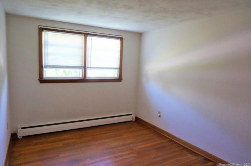 111 Park Avenue Ext, Uncasville CT 06382-1817 exterior