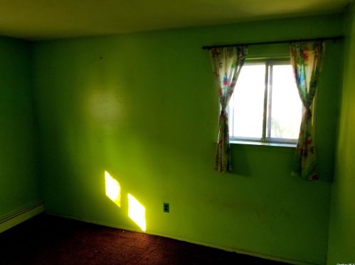 13 21 St, Huntington Station NY 11746-3257 exterior