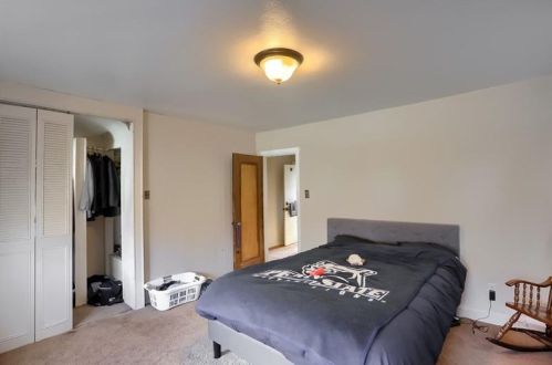 216 Castle Shannon Blvd, Pittsburgh PA 15228-2233 exterior