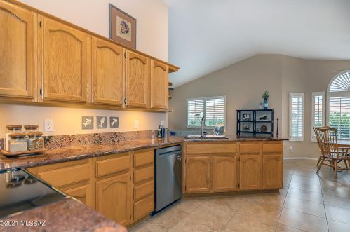 65872 Rocky Path Dr, Tucson AZ 85739-1624 exterior