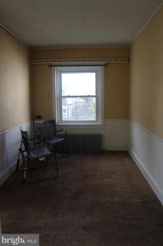 6705 Glenloch St, Philadelphia PA 19135-2224 exterior