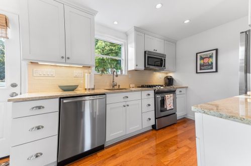 932 Meadowcroft Ave, Pittsburgh PA 15216-1119 exterior