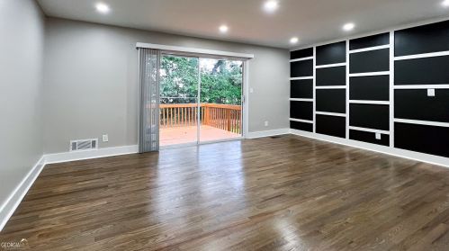 3949 Adamsville Dr, Atlanta GA  30331-3823 exterior