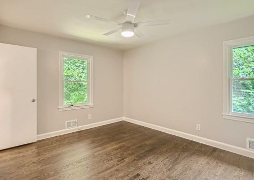 1689 Laurelwood Dr, Atlanta GA 30311-3800 exterior