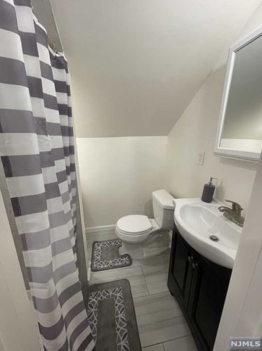 181 9 St, Fairview NJ 07022-1608 exterior