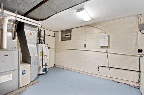 5034 Leona Dr, Pittsburgh PA 15227-3622 exterior