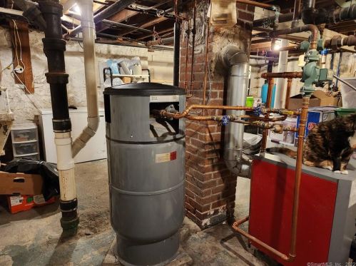 97 Cole St, Torrington CT 06790-5705 exterior