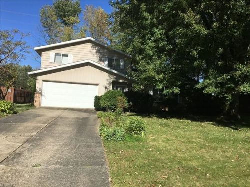 33283 Cromwell Dr, Cleveland, OH 44139-4809