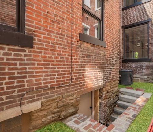 1714 Buena Vis St, Pittsburgh PA 15212-3927 exterior