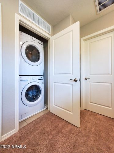 8057 Albeniz Pl, Phoenix AZ  85043 exterior