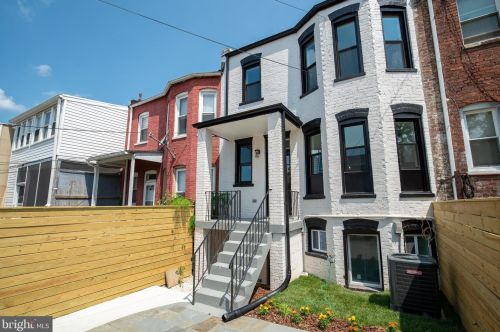 31 V St, Washington DC  20001-1012 exterior