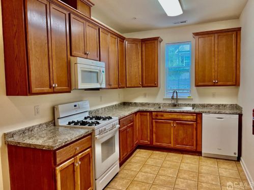 716 Liberty Ct, Piscataway NJ  08854-7205 exterior