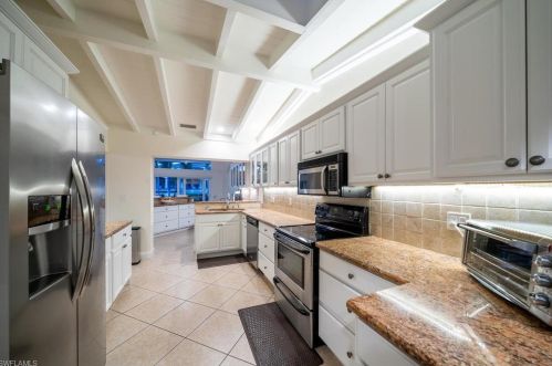 453 18 Ave, Naples FL 34120-3556 exterior