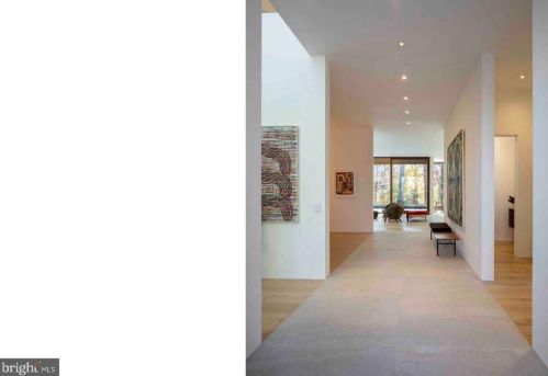 3131 Chain Brg Rd, Washington DC 20016-3301 exterior