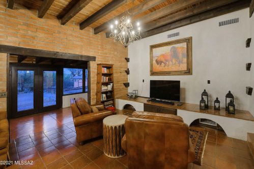 11330 Tanque Verde Rd, Tucson AZ  85749-8525 exterior