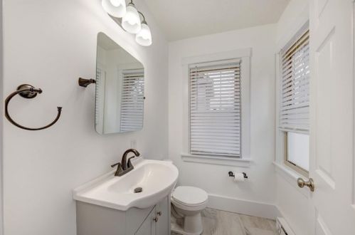 1692 Hillsdale Ave, Pittsburgh PA 15216-2018 exterior