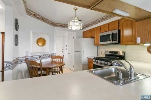 62 Amethyst Ln, Paterson NJ 07501-3361 exterior