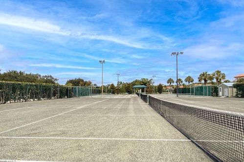 6700 Dennis Cir, Naples FL 34104-8708 exterior