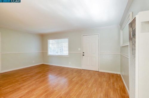 2704 Crescent Dr, Concord CA 94520-1919 exterior