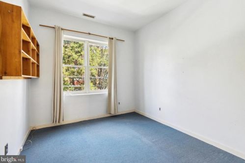 730 Bainbridge St, Philadelphia PA 19146-1807 exterior