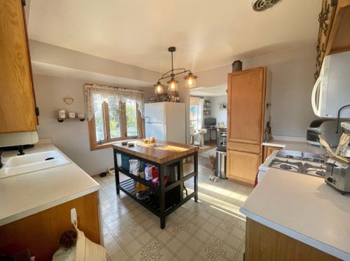 6579 Dodge Pl, Milwaukee WI  53220-1832 exterior