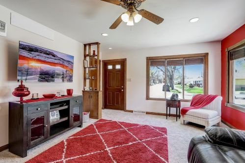 9438 Montana Ave, Milwaukee WI 53227-3324 exterior