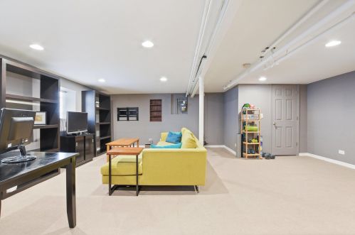 5223 Leamington Ave, Chicago IL 60651-2922 exterior