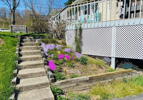 8 Casper Crk Rd, Poughkeepsie NY 12603-5004 exterior