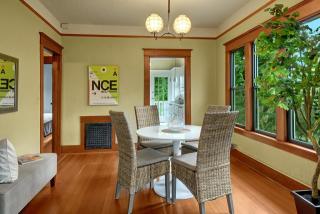 1327 13th Ave, Seattle WA  98144-3405 exterior