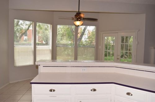 8113 Elkhorn Mountain Trl, Austin TX  78729-6427 exterior