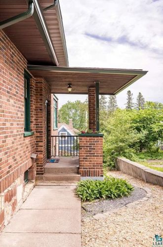 2724 2nd St, Duluth, MN 55812-1919