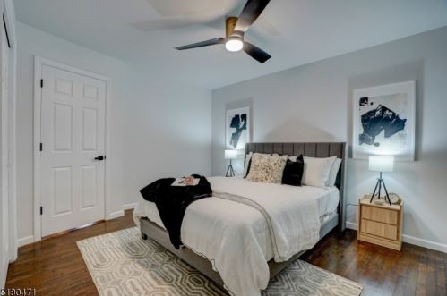 15 Normandy Cir, Hopatcong NJ  07843-1840 exterior