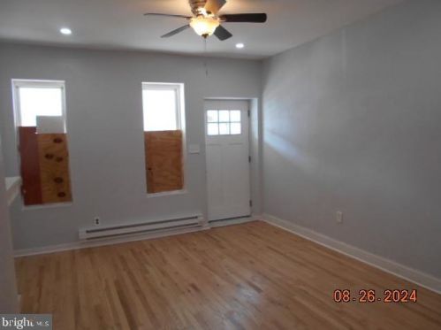 2545 Marshall St, Philadelphia PA 19148-4633 exterior