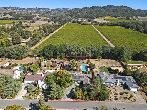 6112 Lockwood Dr, Windsor, CA 95492-9103