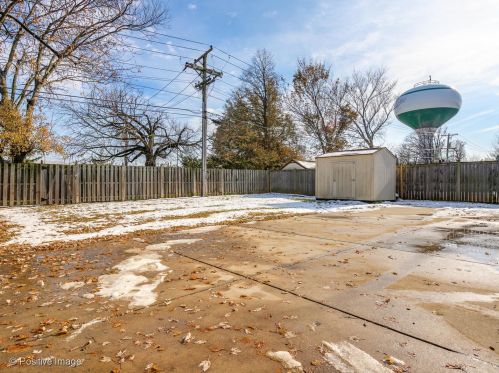 837 Linden Ave, Elmhurst IL 60126-4538 exterior