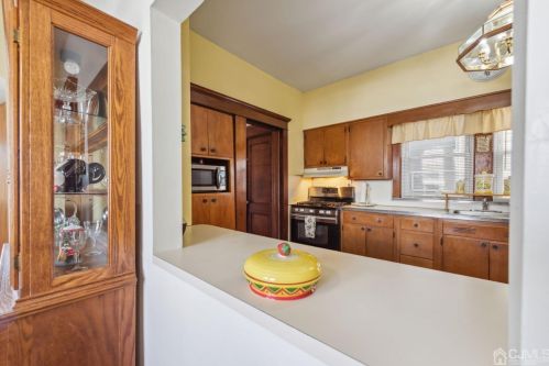 683 Johnstone St, Perth Amboy NJ 08861-3235 exterior