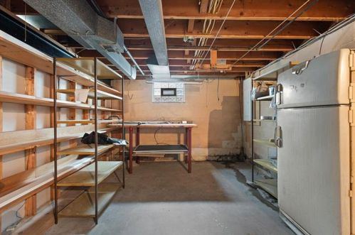 1909 Beulah Rd, Pittsburgh PA  15235-5006 exterior