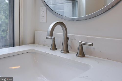 419 Pine St, Lancaster PA  17603-3311 exterior